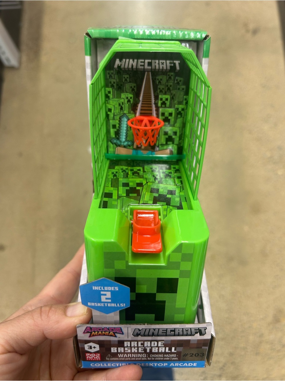 Collectible desktop arcade Minecraft basketball